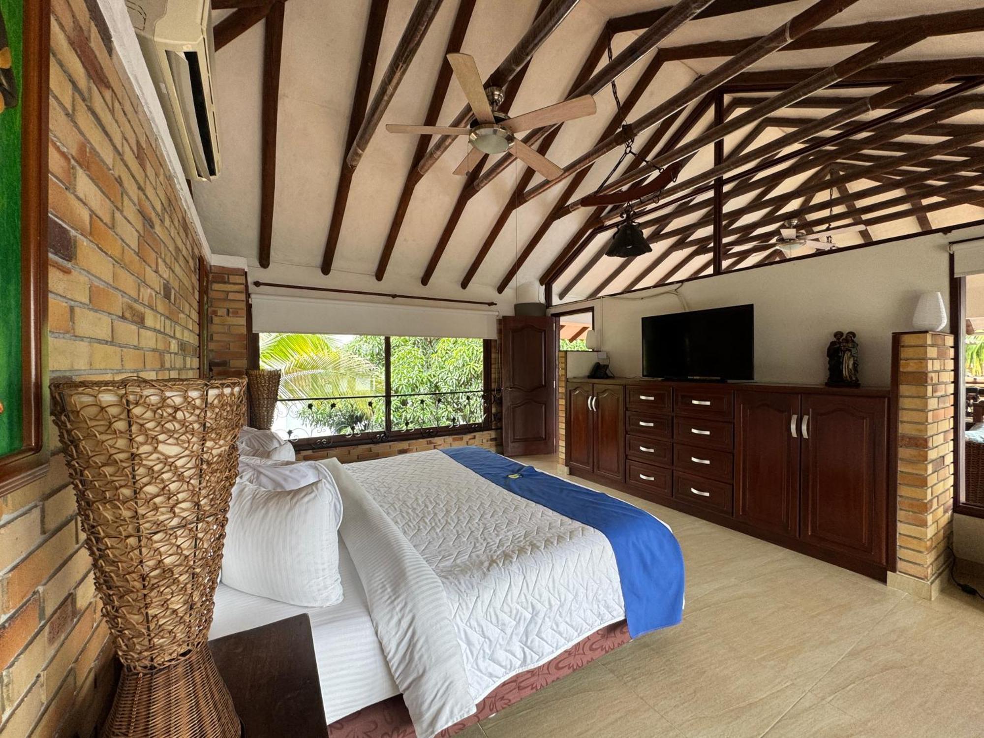Hotel Boutique Villas De San Sebastian La Palmera Bagian luar foto